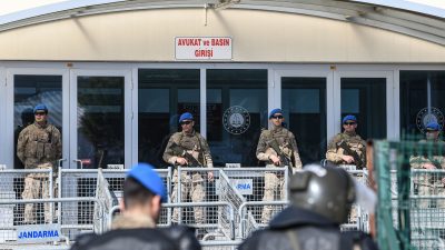 Türkei: Kulturmäzen Kavala kurz nach Freispruch erneut inhaftiert – Bundesregierung „bestürzt“