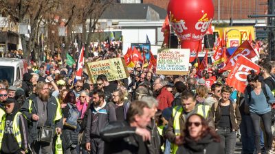 Streiks und Proteste gegen Macrons Pläne zur Rentenreform in Frankreich