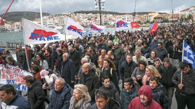 Griechischer Bürgermeister zu Demo gegen Migrantencamp: „Es war ein friedlicher Protest, und wir wurden verprügelt“
