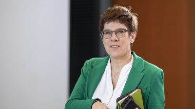 CDU-Vorsitz: Wechsel auf Sonderparteitag möglich – Merz warnt vor zu viel Eile