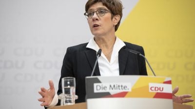 Kramp-Karrenbauer: Kein vorzeitiger Wechsel im Kanzleramt