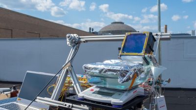 Sommer, Sonne, Wasser: MIT-Forscher brechen Rekord für solare Wasserentsalzung