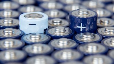 MIT: Neue Elektroden können Batterien leichter und leistungsfähiger machen