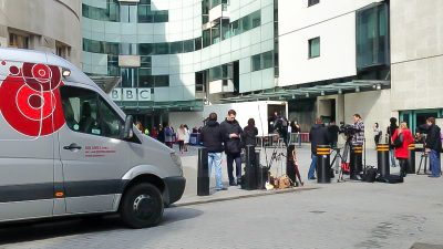 Verschwindet die BBC hinter der Paywall? Johnson soll weitreichende Reform des Rundfunks planen