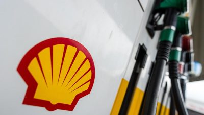 Shell rutscht wegen Ölpreisverfall in die roten Zahlen