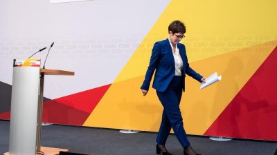 Kramp-Karrenbauer und Scholz setzen auf die Koalition – Merkel soll vorerst Kanzlerin bleiben