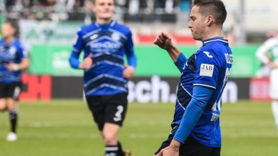 Bielefeld marschiert vorneweg – HSV trifft in Nachspielzeit