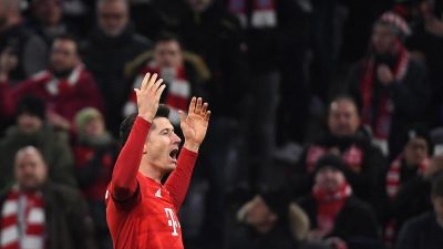 Lewandowski rettet FC Bayern späten Sieg gegen Paderborn