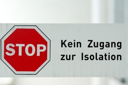 Notstands-Maßnahmen und massive Einschränkungen wegen Corona-Krise in ganz Europa