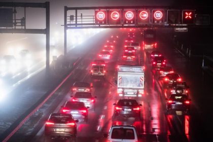 Sturm und Schnee behindern Verkehr in Teilen Deutschlands