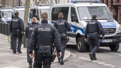 „Cum-Ex“-Razzia: Polizei-Großaufgebot durchsucht Frankfurter Geschäftsbank