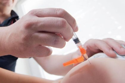 Ethikrat-Vorsitzende hält Corona-Impfpflicht und Immunitätsbescheinigung für ausgeschlossen
