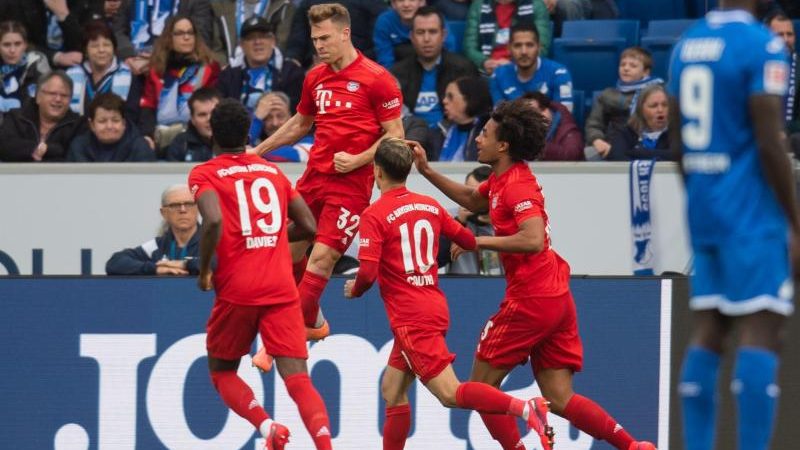 Knappe Liga-Siege für Bayern-Verfolger BVB und Gladbach