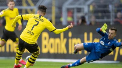 Mit Mühe und Glück: Dortmund schlägt Freiburg knapp