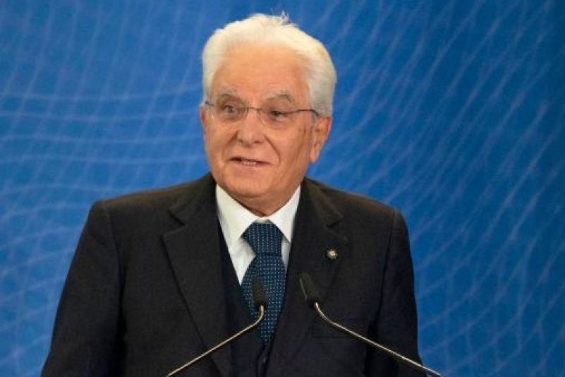 Italiens Präsident kämpft mit rebellischer Haarsträhne: “Auch ich gehe nicht mehr zum Friseur”