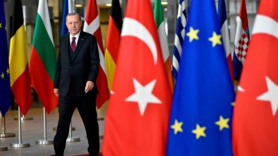 Flüchtlingskrise: Treffen Erdogan-Macron-Merkel am Dienstag in Istanbul
