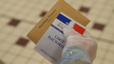UPDATE +++ Kommunalwahlen Frankreich: Geringe Wahlbeteiligung – Wählern wurde eigener Stift empfohlen
