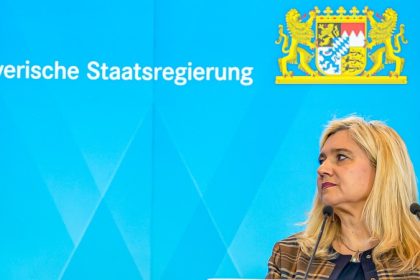 Huml zu Ausgangssperren in Bayern: “Das öffentliche Leben muss noch stärker eingeschränkt werden”