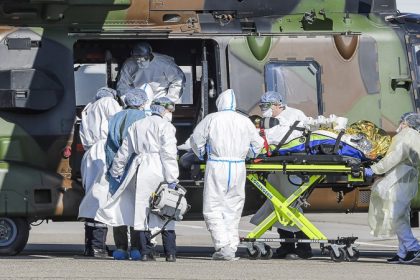 Frankfurt und Bern nehmen Corona-Kranke aus Frankreich auf