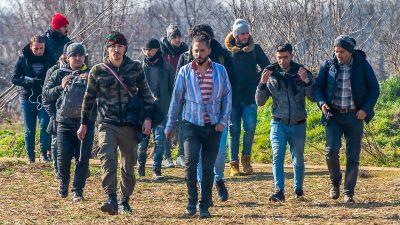 Flüchtlingskrise: EU-Ratschef heute bei Erdogan – Demonstrationen vor dem Kanzleramt