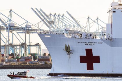 US-Krankenhausschiff erreicht Los Angeles – Weiteres Schiff ist unterwegs