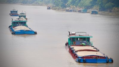 Nordkorea verletzt UN-Sanktionen: Sand in großer Flotte von Schiffen nach China exportiert