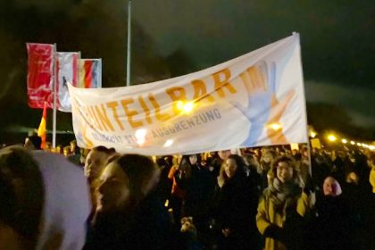 “Seebrücke” demonstrierten vor Kanzleramt gegen “Abschottungspolitik der EU”