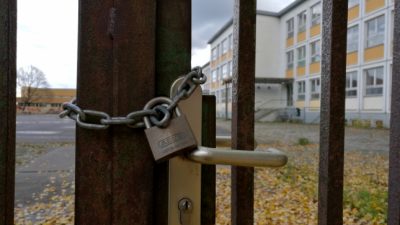 Bayern schließt ab Montag alle Schulen und Kitas