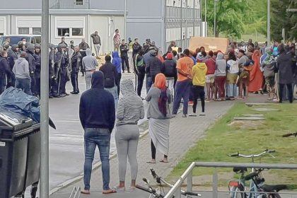 Thüringer Asylheim unter Corona-Quarantäne: Erneut Auseinandersetzungen zwischen Polizei und Bewohner