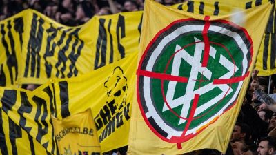 Arbeitssieg mit Nachspiel: BVB weiter im Titelrennen