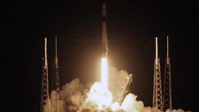 Privater Raumfrachter „Dragon“ zur ISS gestartet
