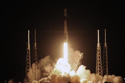 Privater Raumfrachter „Dragon“ zur ISS gestartet