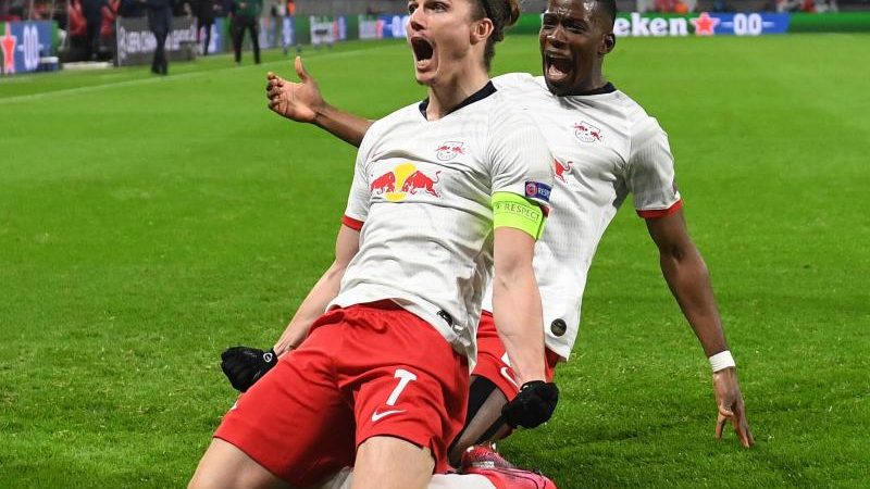 RB Leipzig feiert doppelten Sabitzer