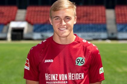 Erster Fußballprofi positiv auf Coronavirus getestet