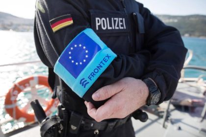 Verstärkte Einheiten von Frontex an griechisch-türkischer Grenze
