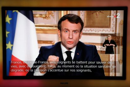 Macron erlässt Ausgangssperre für ganz Frankreich