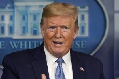 Trump: Gruppen mit mehr als zehn Menschen meiden