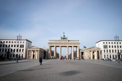 Wie lange soll der Ausnahmezustand dauern? Spahn geht von mehreren Monaten aus