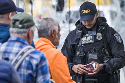 USA machen Grenze zu Mexiko dicht – Migranten werden sofort in Herkunftsländer zurückgeschickt