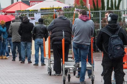 Corona-Krise: Spuckschutz, Abstandsregeln, Leergutmangel und Toilettenpapier als Prämie