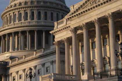 USA: Demokraten blockieren Coronavirus-Konjunkturpaket – Trump: „Wir sind im Krieg, im wahrsten Sinne des Wortes im Krieg“