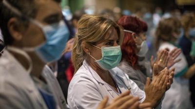 Ein Fünkchen Hoffnung: Spanien meldet vergleichsweise niedrigen Anstieg von Infektionen