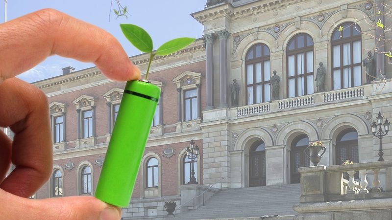 Eine organische Batterie vor einem Gebäude der Universität Uppsala. (Symbolbild)
