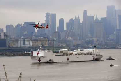 US-Krankenhausschiff verlässt New York nach Anti-Corona-Einsatz wieder