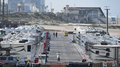 Wohnmobil-Konvoi mit gestrandeten Urlaubern verlässt Griechenland
