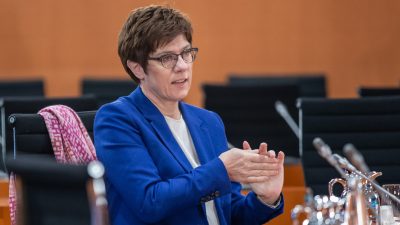 Kramp-Karrenbauer lehnt Eurobonds weiter ab