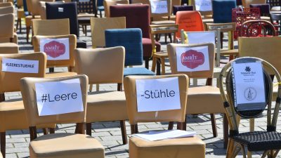 Hamburger Gastronomen weisen mit Protestaktion auf prekäre Lage hin