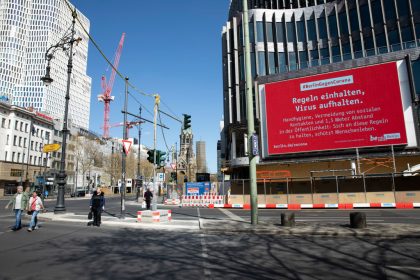 Regierung erwartet für lange Zeit “eine neue Normalität” – bis es einen Impfstoff gibt
