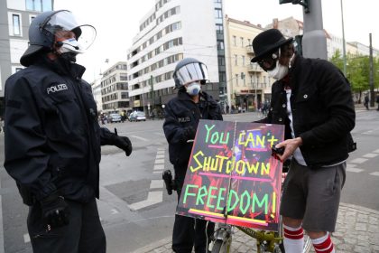 Ein Plädoyer für die Einheit: Rechte & Linke – Extrem & Mitte