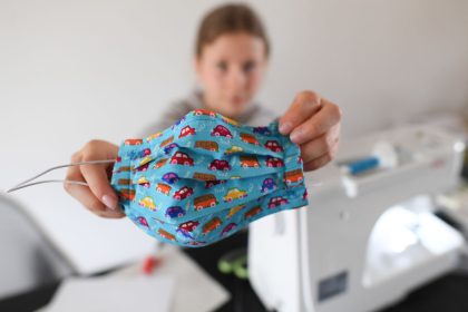 MeckPomm lockert Maßnahmen: Arztattest befreit von Maskenpflicht – Keine Tragepflicht für Angestellte hinter Schutzbarriere